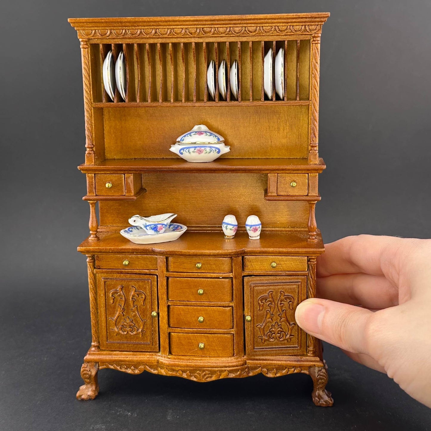 Fine Quality ornate Buffet and Hutch 1:12 scale for dollhouse miniature Y2064WN
