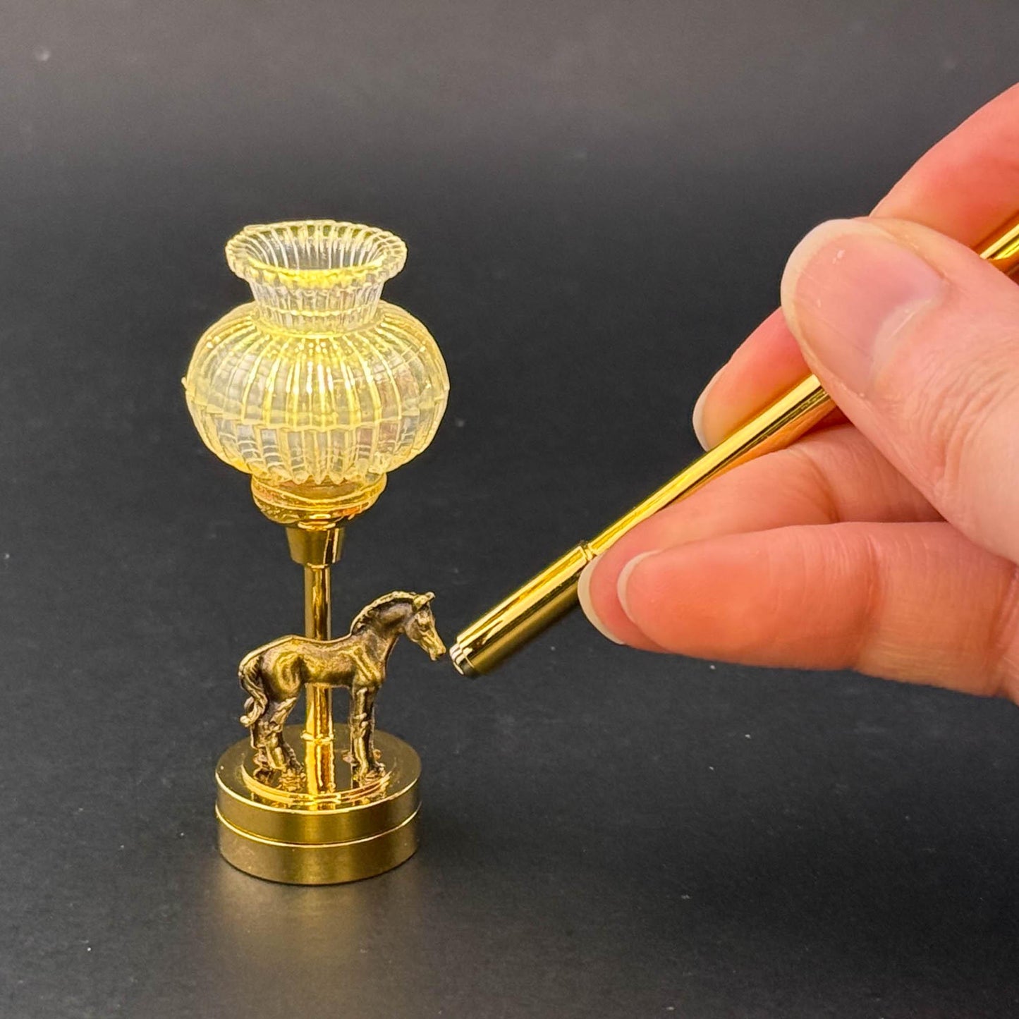 Miniature Touchless operation with Wand  1:12 table lamp LED for Dollhouse No-touch No-Switch Stick PONY miniature horse Table Lamp