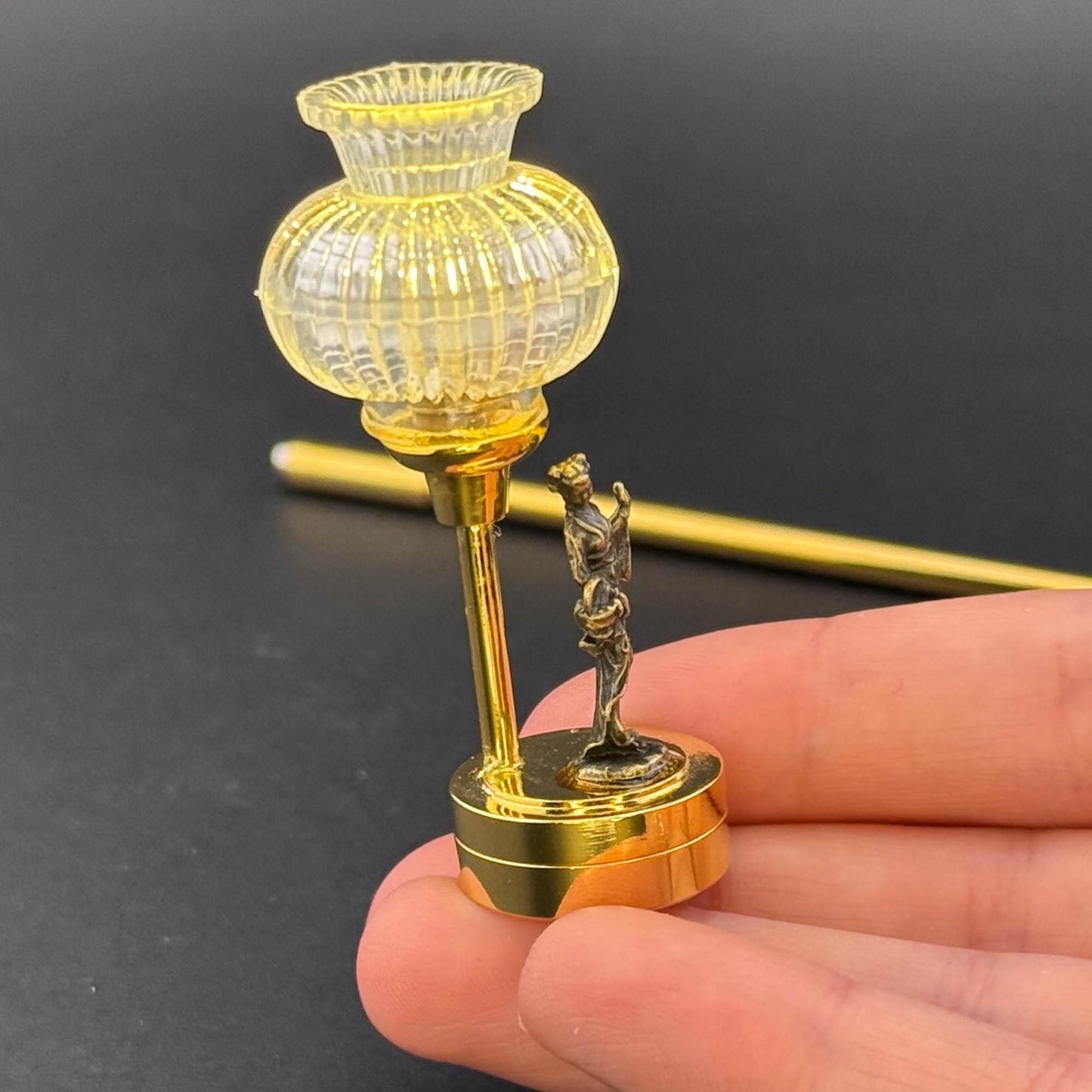Miniature Touchless operation with Wand  1:12 table lamp LED for Dollhouse No-touch No-Switch Stick Flower Girl Woman Table Lamp