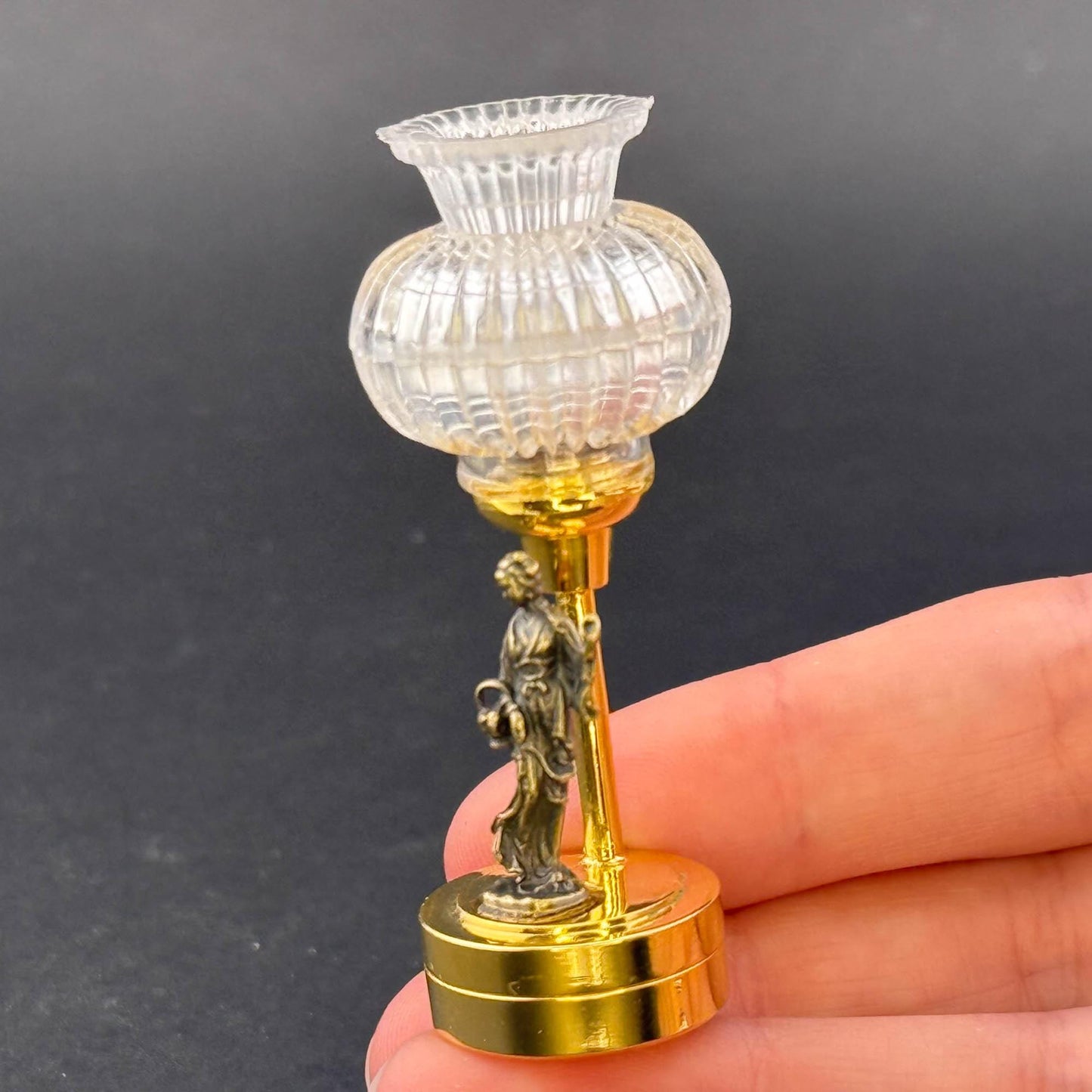 Miniature Touchless operation with Wand  1:12 table lamp LED for Dollhouse No-touch No-Switch Stick Flower Girl Woman Table Lamp