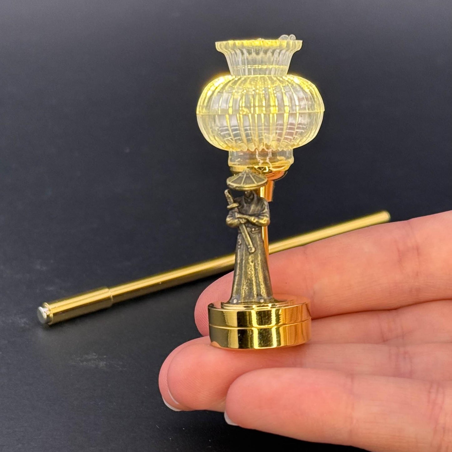 Miniature Touchless operation with Wand  1:12 table lamp LED for Dollhouse No-touch No-Switch Stick Samurai Table Lamp