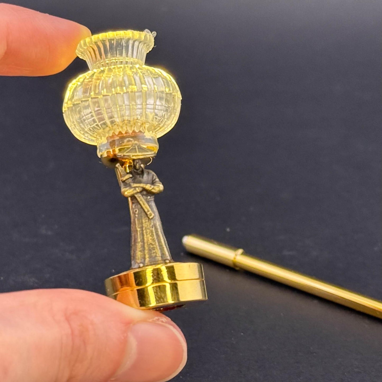Miniature Touchless operation with Wand  1:12 table lamp LED for Dollhouse No-touch No-Switch Stick Samurai Table Lamp