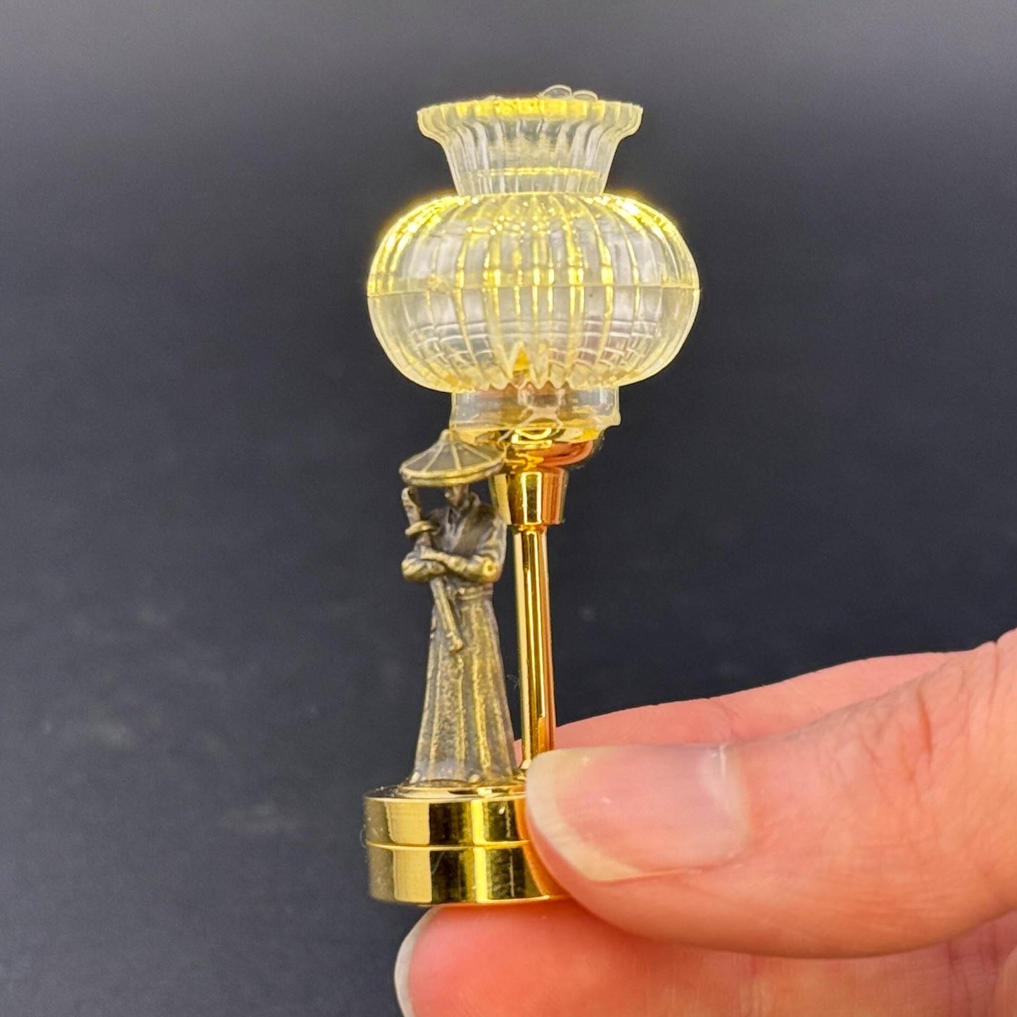 Miniature Touchless operation with Wand  1:12 table lamp LED for Dollhouse No-touch No-Switch Stick Samurai Table Lamp