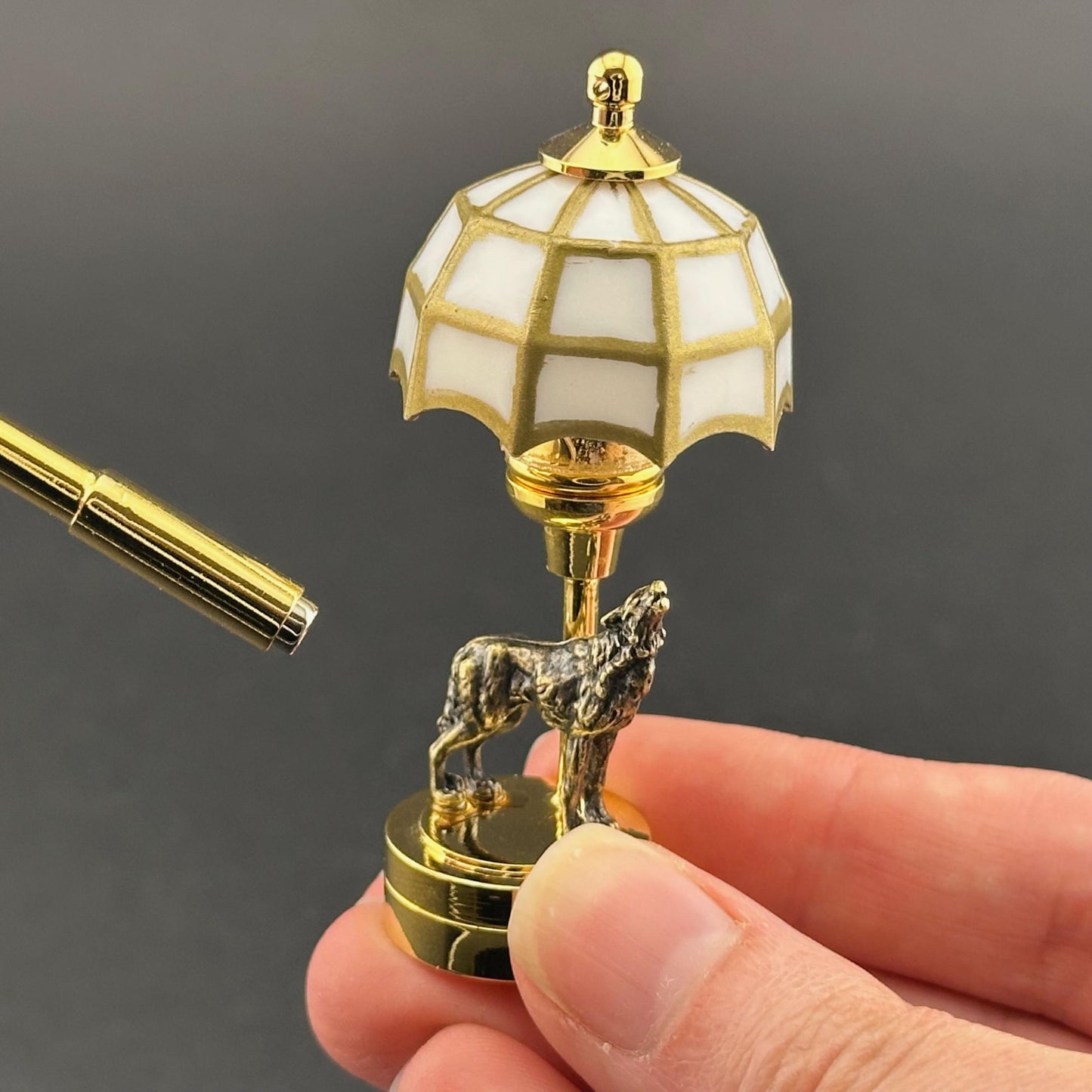 Miniature Touchless operation with Wand  1:12 table lamp LED for Dollhouse No-touch No-Switch Stick Moonlit Howling Wolf Table Lamp
