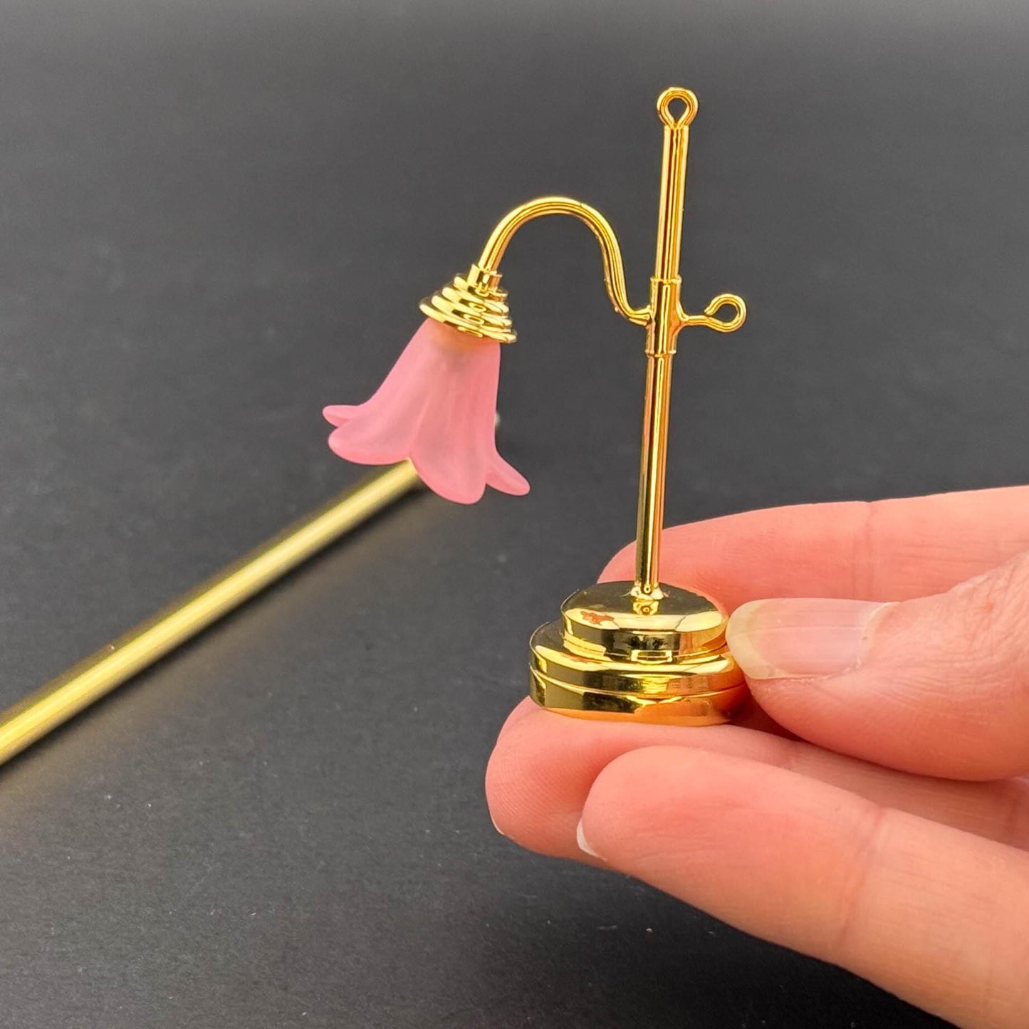 Miniature Touchless operation with Wand  1:12 table lamp LED for Dollhouse No-touch No-Switch pink tulip dest table light