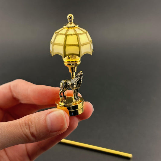 Miniature Touchless operation with Wand  1:12 table lamp LED for Dollhouse No-touch No-Switch Stick Moonlit Howling Wolf Table Lamp
