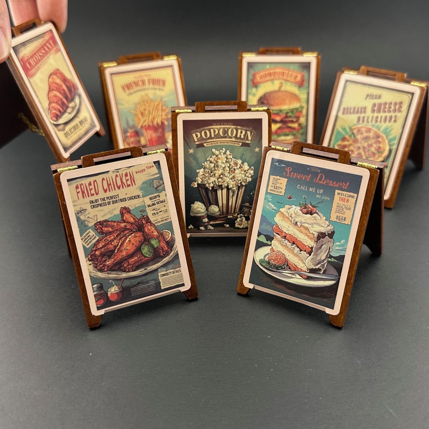 Miniatur-Sandwich-Board-Schild, Laden, Puppenhaus, Straßendisplay, 1:12, Stil der 1960er Jahre