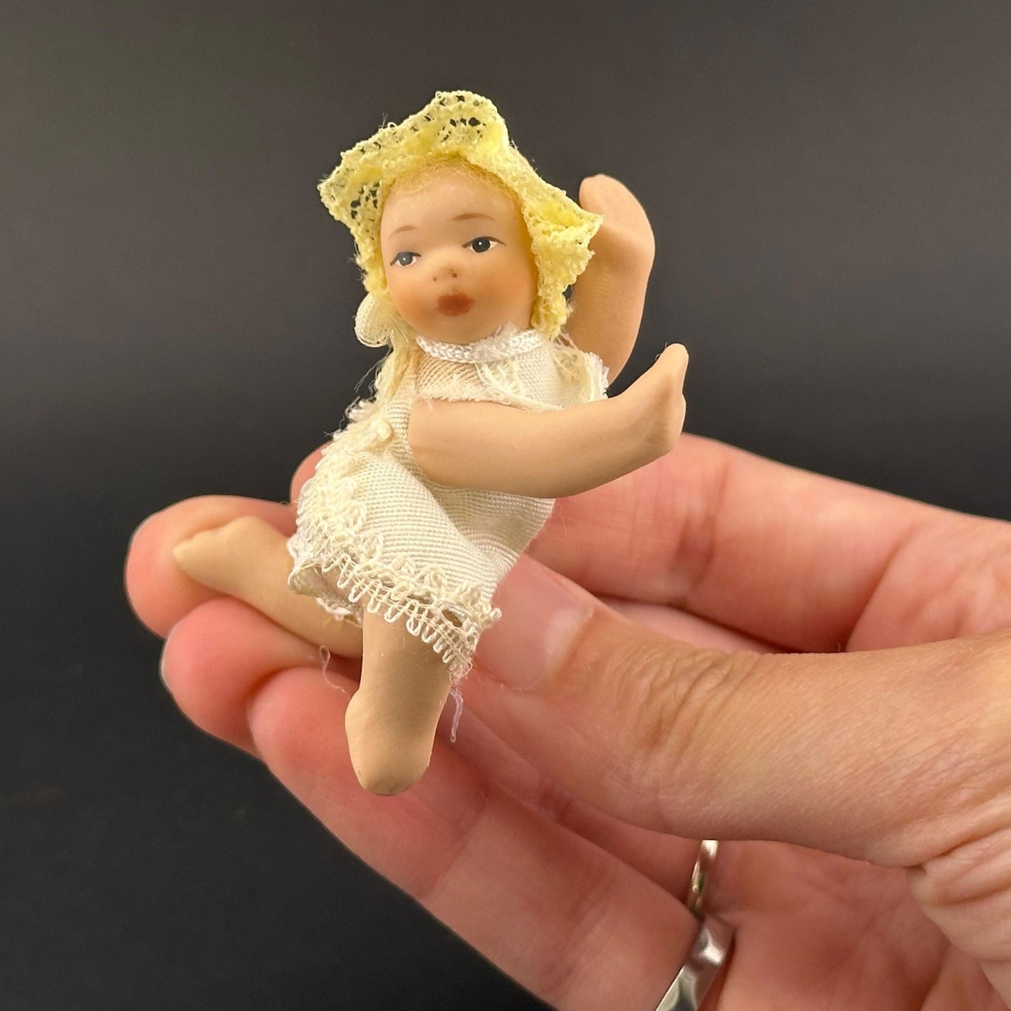 1:12 Scale Crawling Porcelain Baby miniature Doll