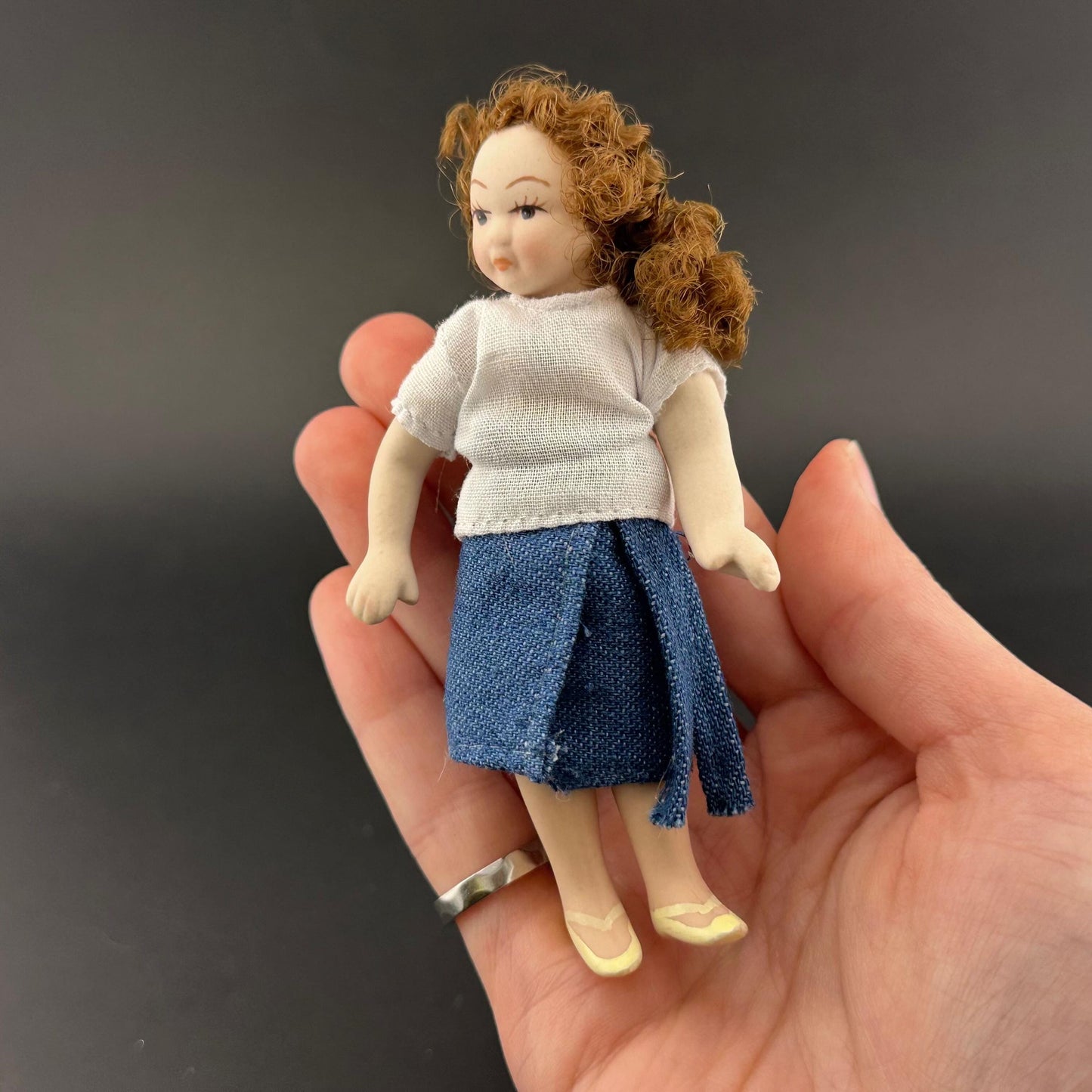Miniature 4-Inch Porcelain Baby Doll with Movable Limbs & Head – 1:12 Dollhouse Scale
