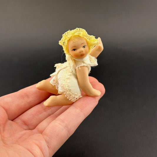 1:12 Scale Crawling Porcelain Baby miniature Doll