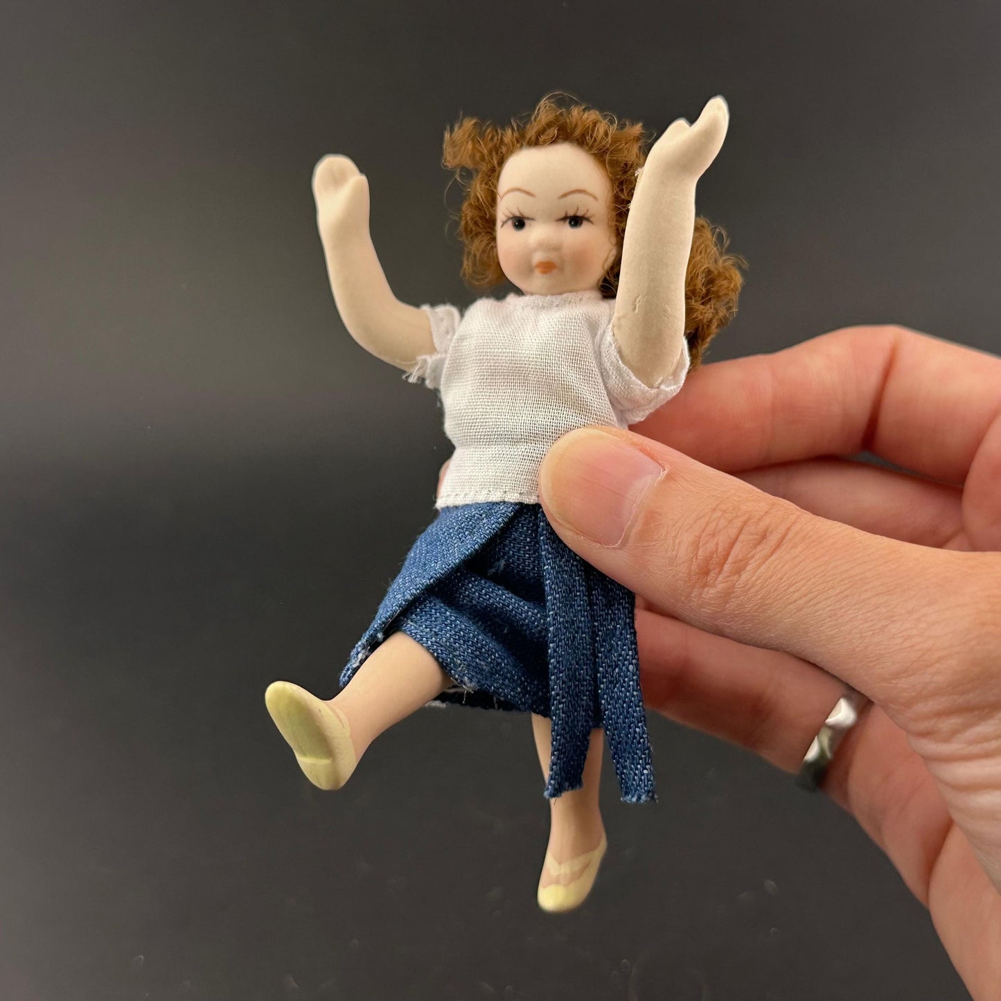 Miniature 4-Inch Porcelain Baby Doll with Movable Limbs & Head – 1:12 Dollhouse Scale